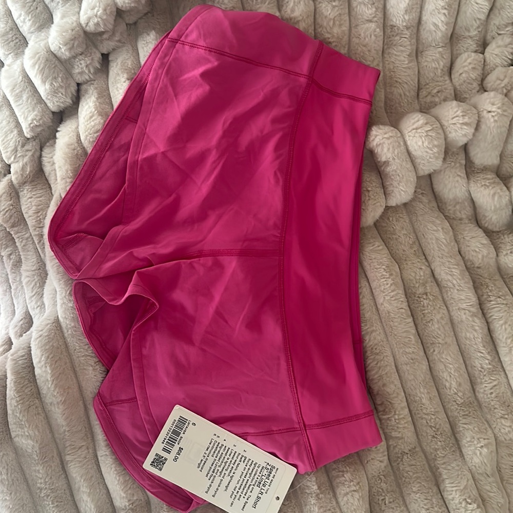 TAGS RIPPED OFF SO THERE IS NO TAGS ON IT NOW BUT STILL NEVER WORN
